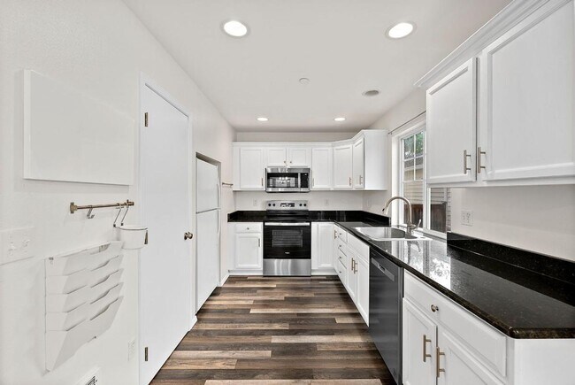 Building Photo - Cozy DuPont Home with Fenced Yard, 2-Car Garage & Minutes to JBLM!