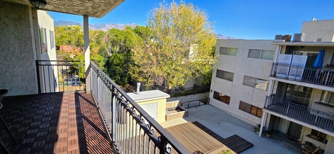 Building Photo - 277 Pleasant St