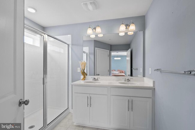 Building Photo - 9715 Summerton Dr