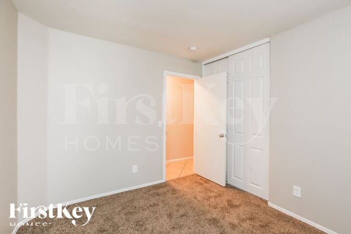 Building Photo - 8330 W Hughes Dr