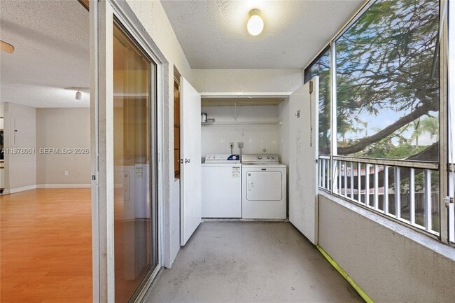 Building Photo - 2871 N Oakland Forest Dr