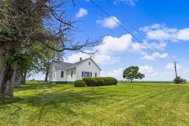 Building Photo - 3 Bedroom, 1 Bathroom Rural Home for Rent – Farmer City, IL-INTERIOR PHOTOS COMING SOON!