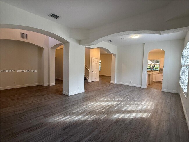 Building Photo - 1971 Harbor View Cir