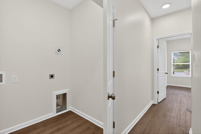 Building Photo - 3109 W 11th St