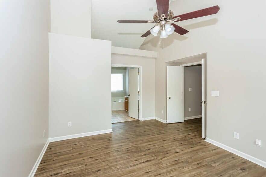 Building Photo - 5751 Heron Point Pl SW