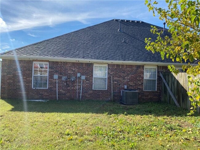 Building Photo - 1622 Tolleson Loop