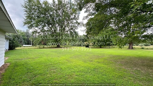 Building Photo - 11150 Beardslee Rd