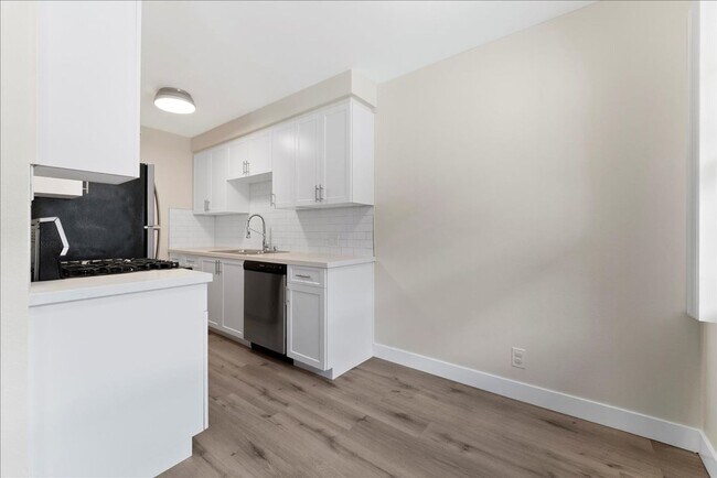 Building Photo - 3504 W Florence Ave