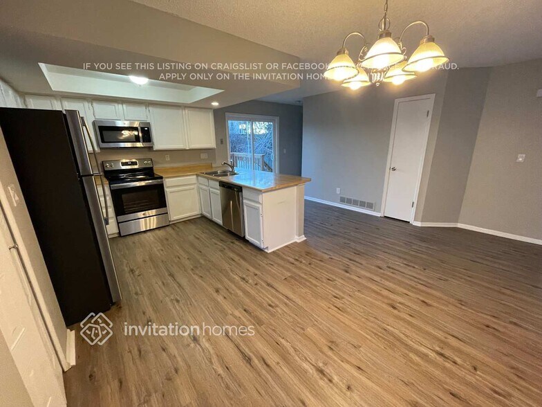 Building Photo - 18856 E Utah Cir