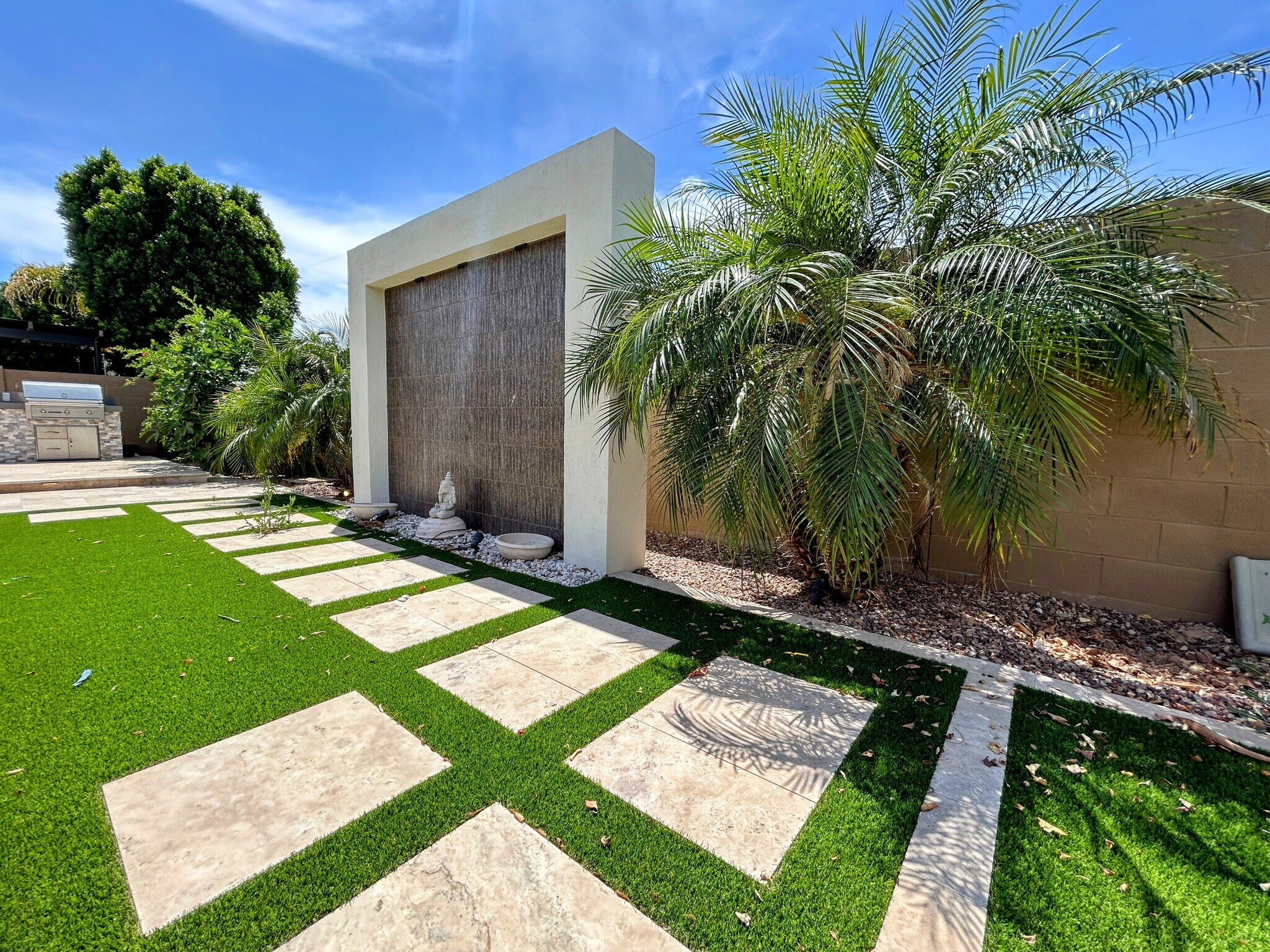 Building Photo - 1811 E Aster Pl