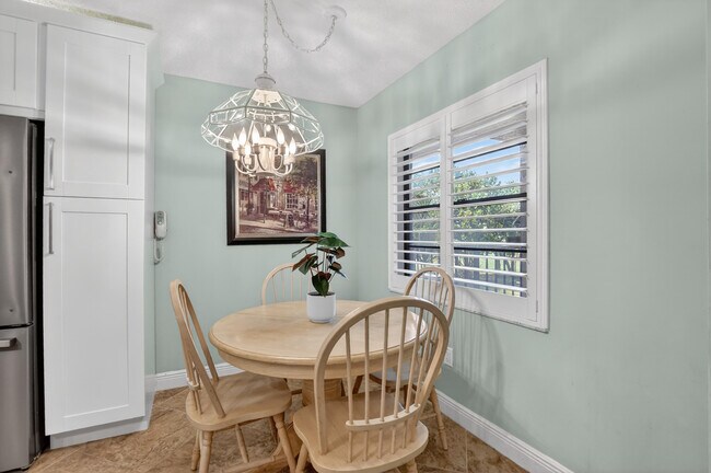 Building Photo - 23345 Carolwood Ln