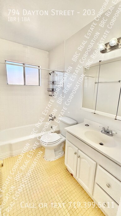 Building Photo - 794 Dayton St