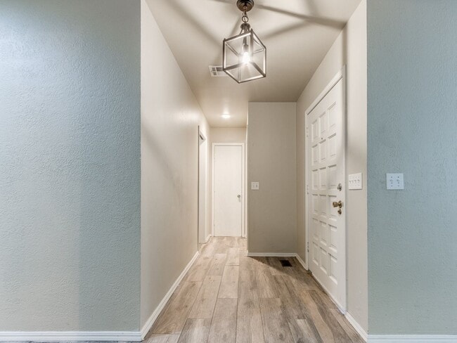 Building Photo - Mid-Term Rental in Glenbrook Addition, Nic...