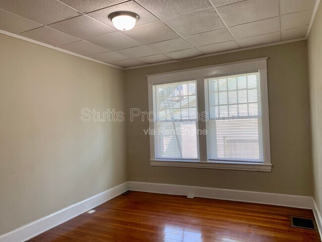 Building Photo - 409 N Poplar St