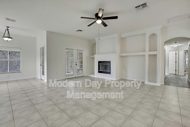 Building Photo - 12052 Jade Ave