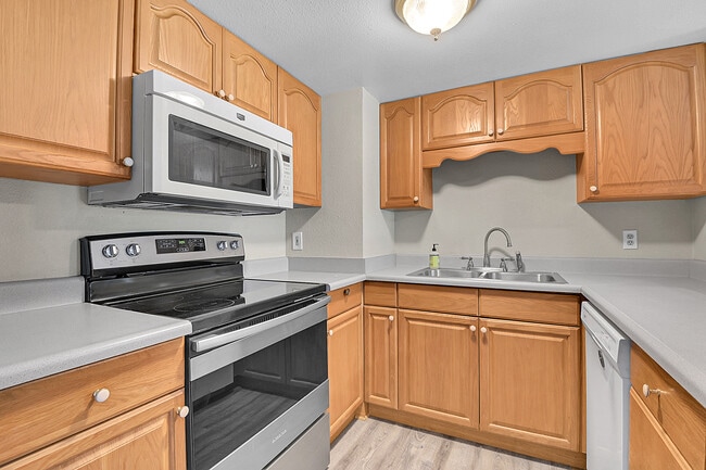 Building Photo - 836 Sleepy Hollow Dr