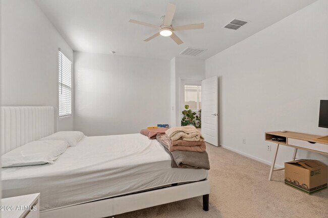 Building Photo - 3065 E Riding Boot Wy