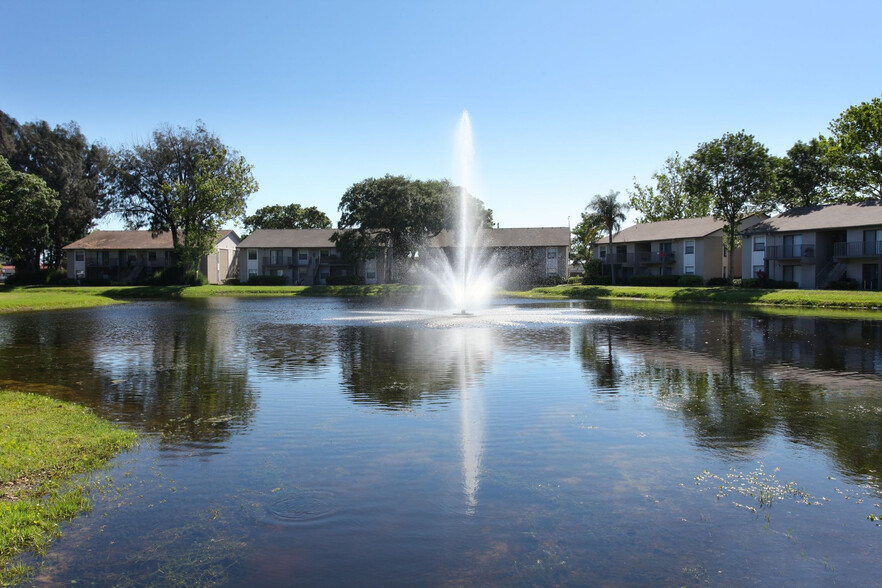 Primary Photo - Four Lakes at Clearwater