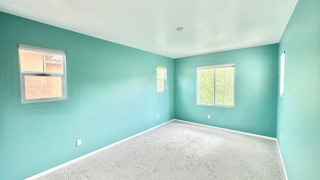 Building Photo - Newer & Lovely Two-Story Home in the New C...