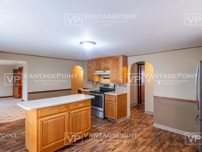 Building Photo - 3058 Bay Settlement Rd