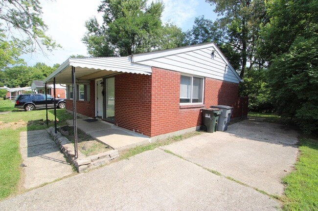 Building Photo - Revitalized 3 Bed 1 Bath Ranch