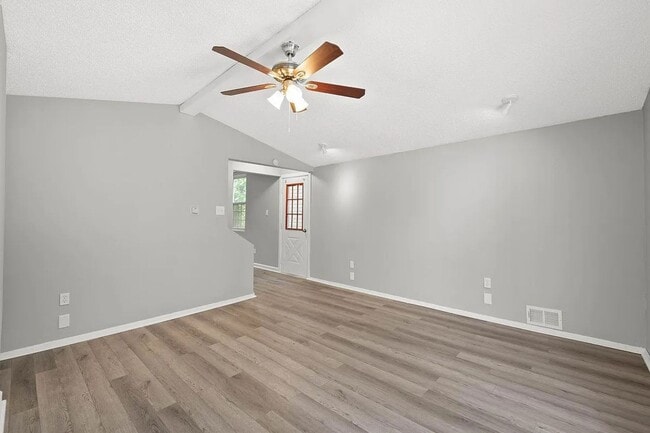 Building Photo - 207 Marie Ave