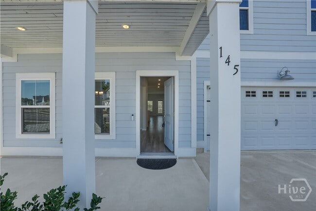 Building Photo - 145 Binscombe Ln