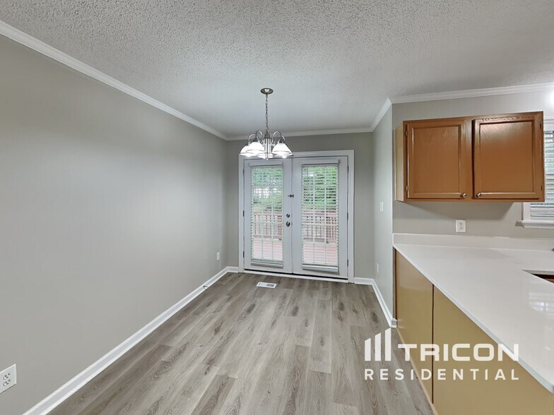 Building Photo - 1219 Azalea Dr