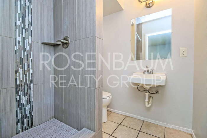 Building Photo - 555 W Rio Salado Pkwy