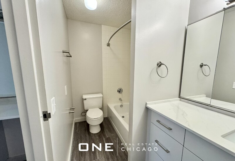 Building Photo - 190 N Harbor Dr