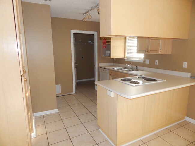 Building Photo - 3740 Mulligan Rd