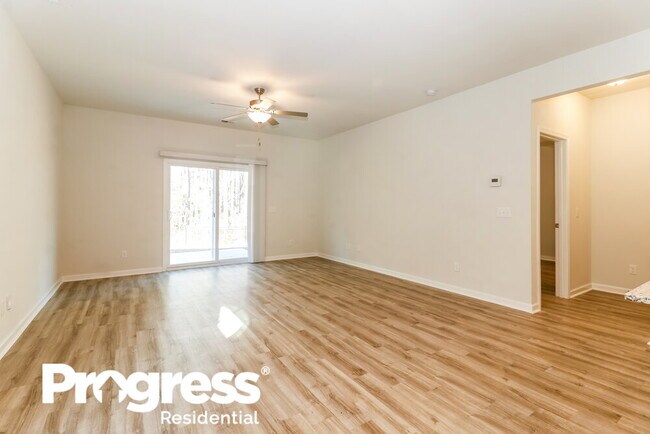 Building Photo - 115 Fern Rd