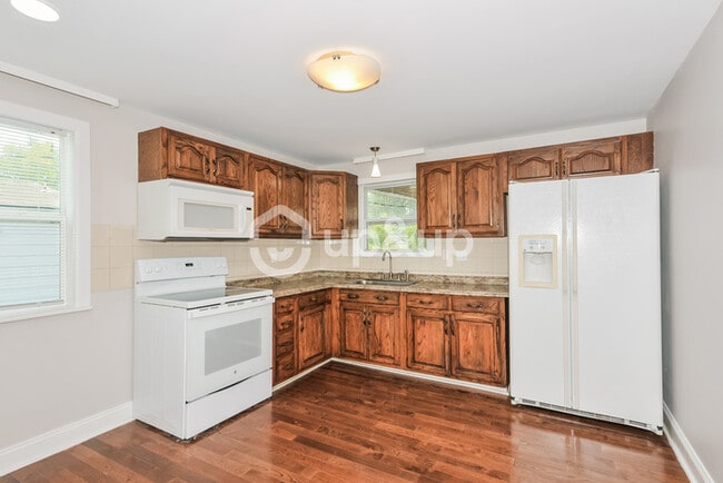 Building Photo - Fantastic 2bd/2ba home! Let yourself in!