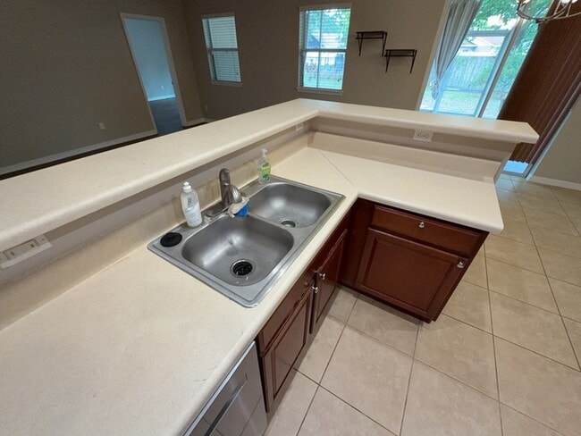 Building Photo - 283 Rambling Cir