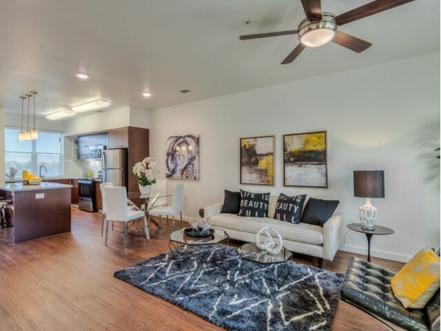 Building Photo - 575 S Virginia Hills Dr