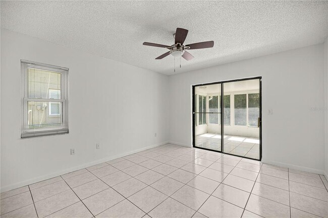 Building Photo - 15121 SW 35th Avenue Rd