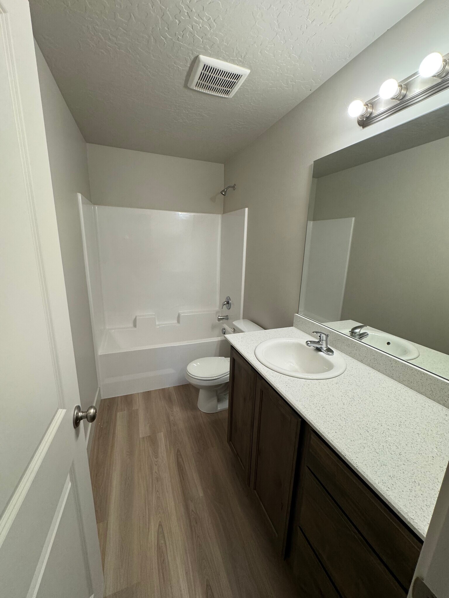 Building Photo - 4029 S Woodland Ave