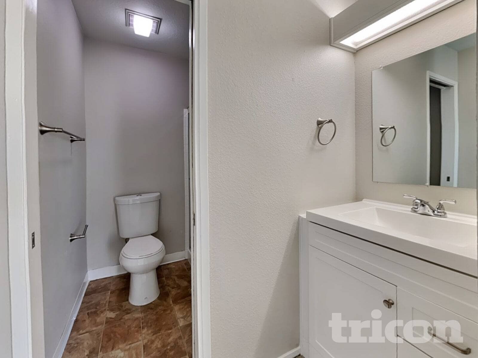 Building Photo - 7726 Robinette Rd