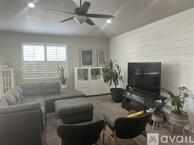 Building Photo - 10814 Harvest Pointe Dr