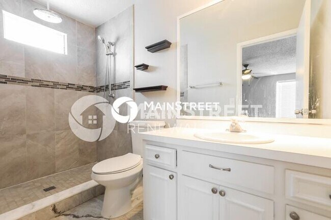 Building Photo - 3 Bedroom Pet-Friendly Home in SARASOTA, FL with Main Street Renewal