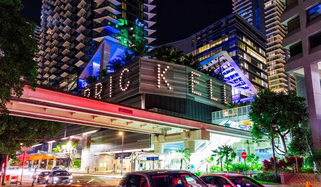 Building Photo - 1395 Brickell Ave