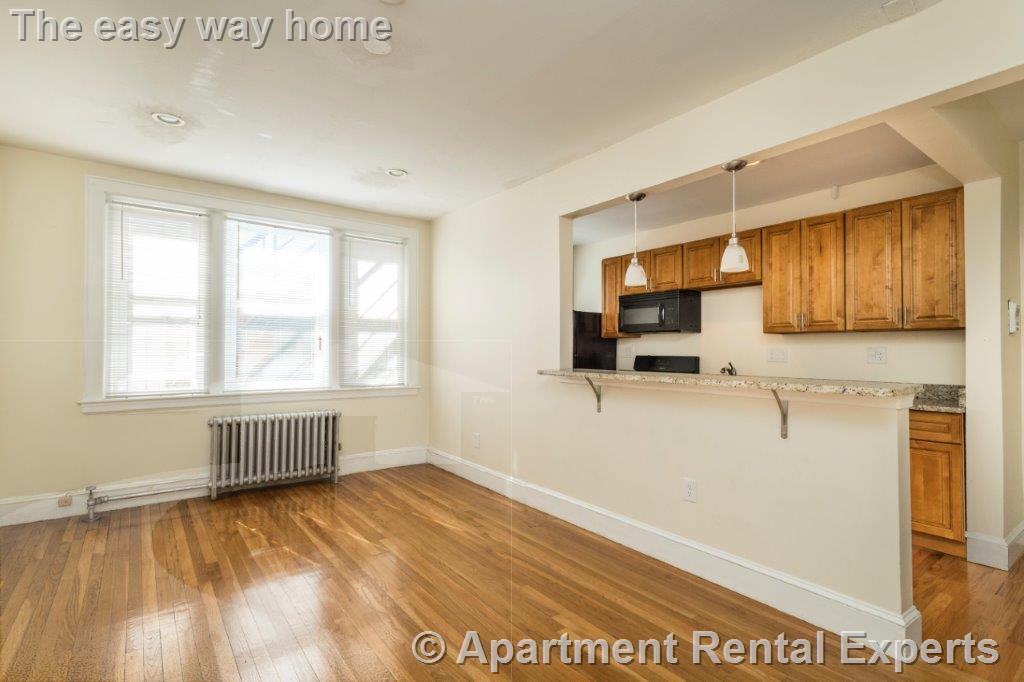 Building Photo - 136 Highland Ave