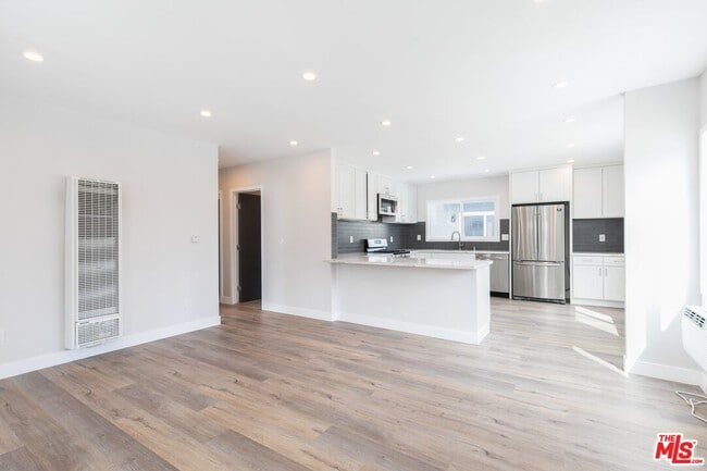 Building Photo - 3872 Bentley Ave