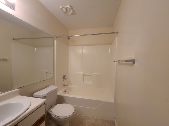 Building Photo - 4 Bedroom, 4 Bath in Star City - SHORT TERM LEASE, Now to 7/24/26