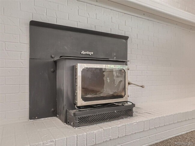 Building Photo - Security Deposit as low as $0 with approve...