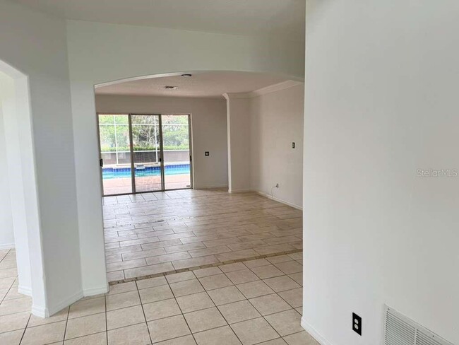 Building Photo - 13832 Hawk Lake Dr