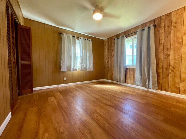 Building Photo - Beautiful, Bright & Airy Beach House--3Beds, 2Baths with Yard