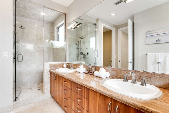 Building Photo - 1412 SE 2nd St