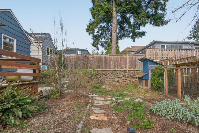 Building Photo - Vintage 3-bdrm/1-bdrm Alameda charmer—Many updates, large yard w/deck & raised beds