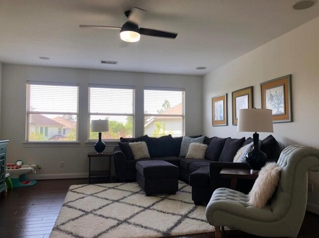 Building Photo - 99 Buck Trail Pl